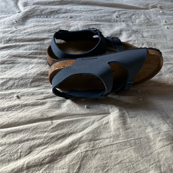 COPY - Birkenstock girls sandals NWOB size EU 34 in navy blue with black soles - Picture 5 of 5